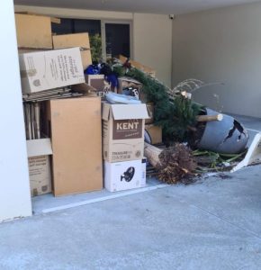 Read more about the article What Are the Top Benefits of Decluttering Your Home?