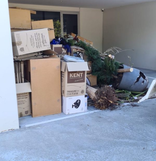 You are currently viewing What Are the Top Benefits of Decluttering Your Home?